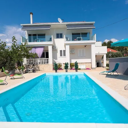 Apartment Alan 3 *